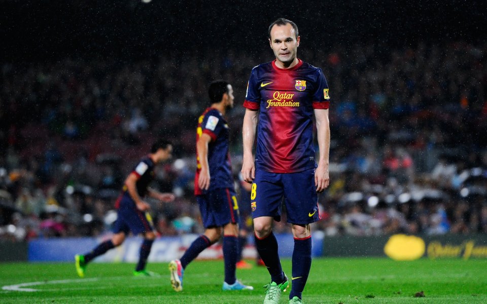 Барса предлага нови договори на Иниеста, Пике и Бускетс