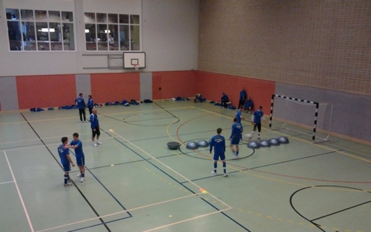 СНИМКИ: Сините правят тестове в зала, Старокин скача най-високо