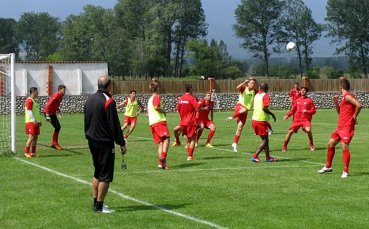 СНИМКИ: Стартовите 11 на Локо Сф за контролата от 18 часа с Раковски