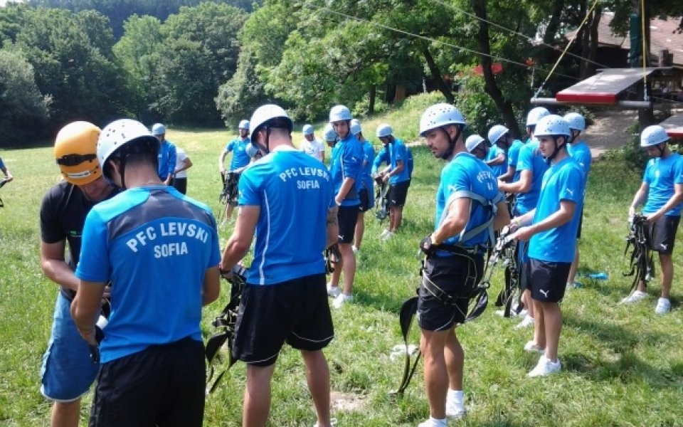Левски пристигна в София, тренира в понеделник вечерта