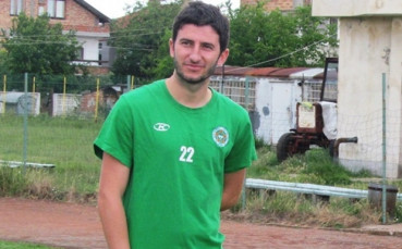 Коста Янев и Костадин Башов тренират с Нефтохимик