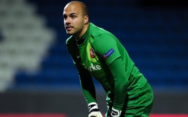 Ники Михайлов вече преговаря с Фиорентина, извадиха го от тима на Твенте