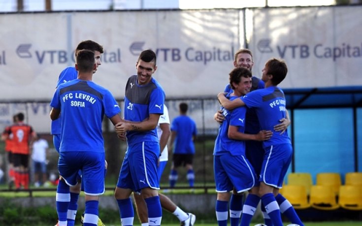 СНИМКИ: Йоканович накара сините да се прегръщат