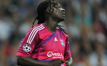 Гомис е вече играч на Нюкасъл