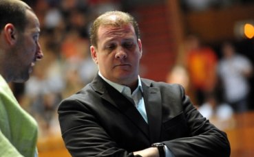 Двама американци пристигат в Балкан