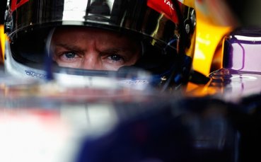 Алонсо най-бърз на първата тренировка, Фетел над всички във втората със спукана гума