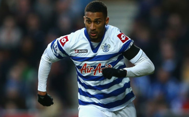 Бивш играч на Арсенал предлага 2000 долара на порнозвезда в интернет