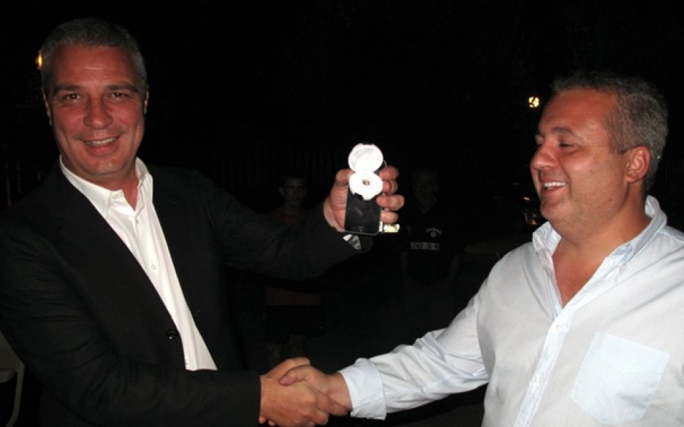 СНИМКИ: За ЧРД дариха Сашо Станков със сребърна значка на Локо Пд, той почерпи