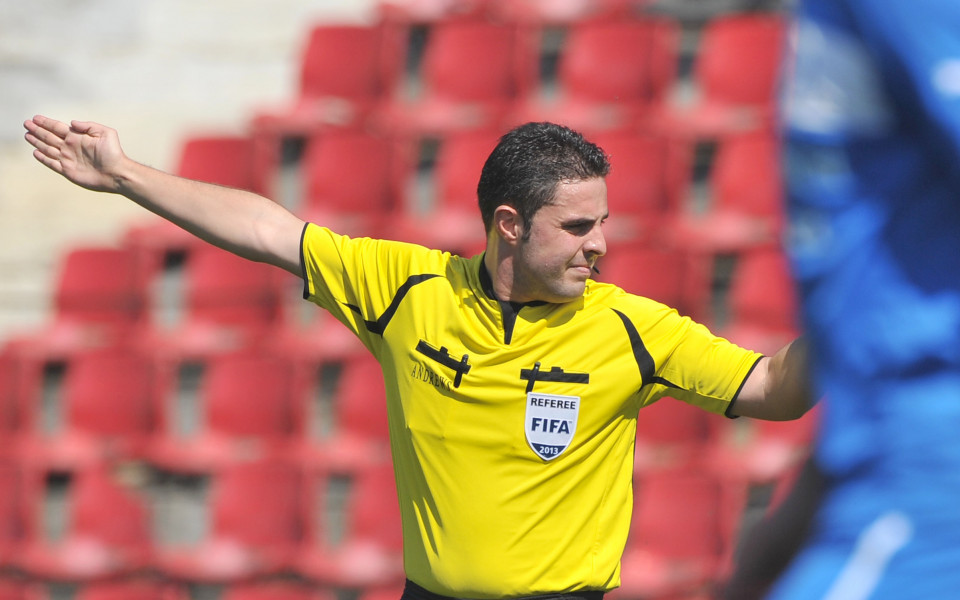 Никола Попов е футболен съдия номер 1 на България за 2016 година