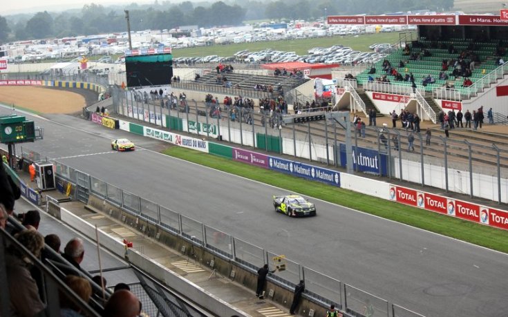 СНИМКИ: 24 часа на камионите в Льо Ман събира над 30 000, гледат и изрисувани кабини