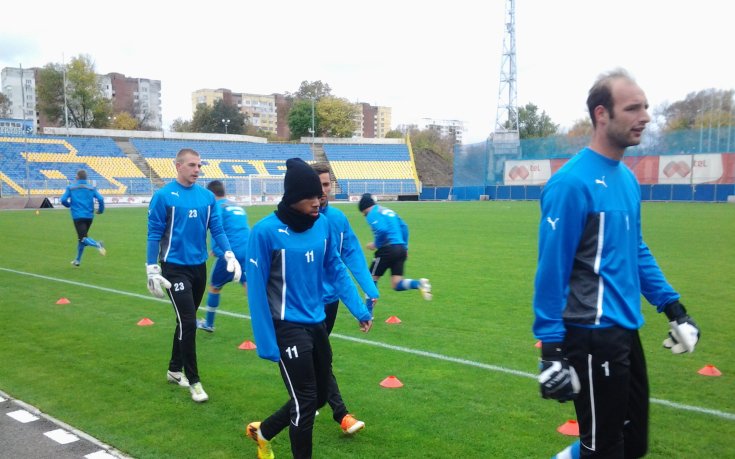 СНИМКИ: Сините тренират пред растящия Сектор А