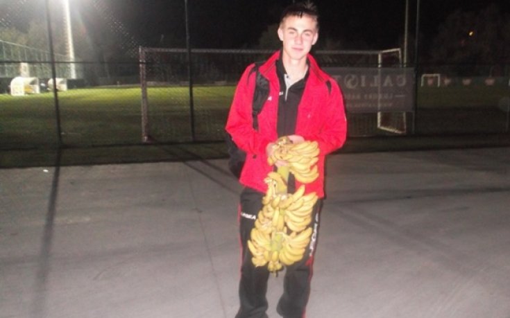 Юношески национал подписа за 3 години с Локо Сф