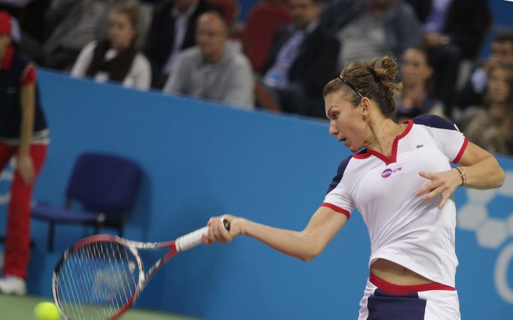 Халеп срещу Стосър: И победителката е...