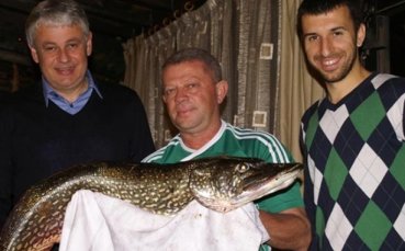 СНИМКИ: Дариха Лудогорец със зъбата щука за кадем