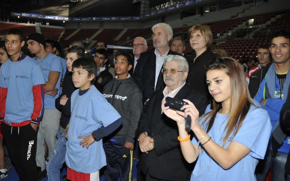 Министър Георгиева награди деца на спортен празник