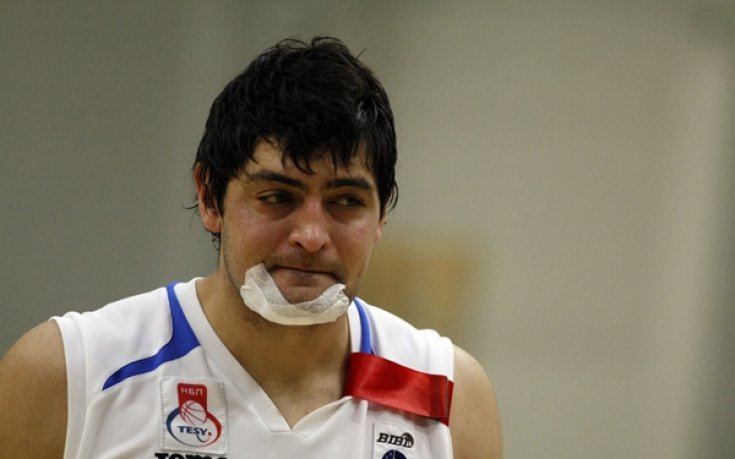 СНИМКИ: Слабо първо дерби Левски-Лукойл, с очакван победител