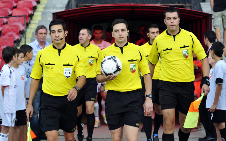 Съдийската комисия спря правата на реферите, ръководили Лудогорец – Локо Сф