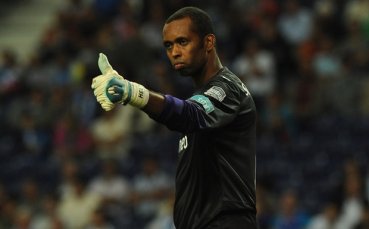 Елтон продължи контракта си с Порто