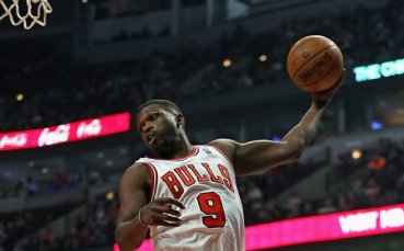 Чикаго размени една от звездите си и веднага гони новия