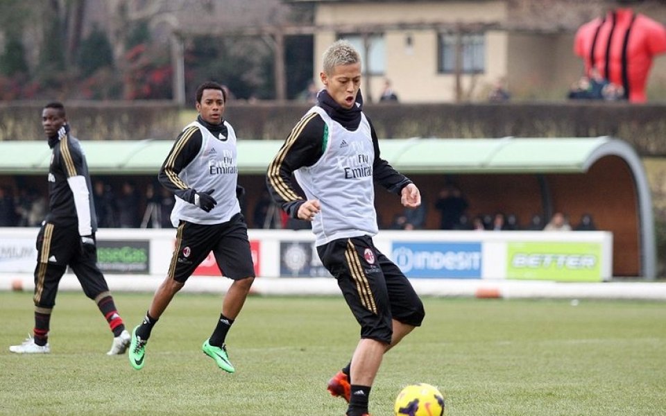 СНИМКИ: Хонда вече тренира с Милан