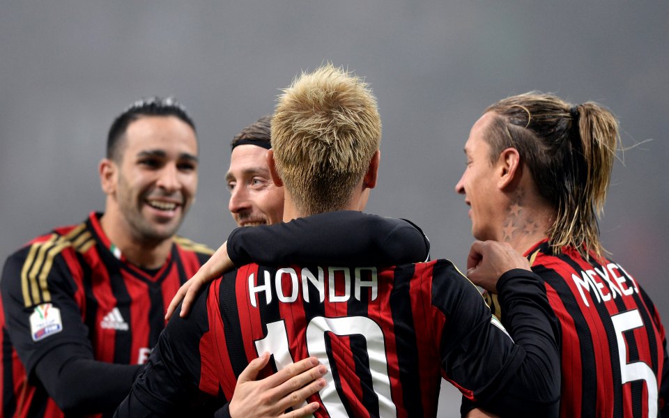 ВИДЕО: Милан се класира за четвъртфинала на Купата пред очите на Зеедорф, Хонда с дебютен гол