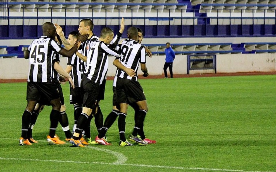 СНИМКИ: Локо Пд хиксира с унгарски евроучастник, недоволни от съдията