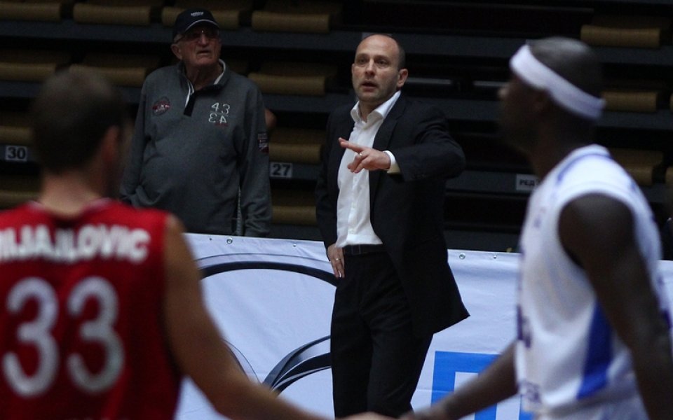 Левски тръгна с Уилкинсън за Македония, американецът с изгубен багаж