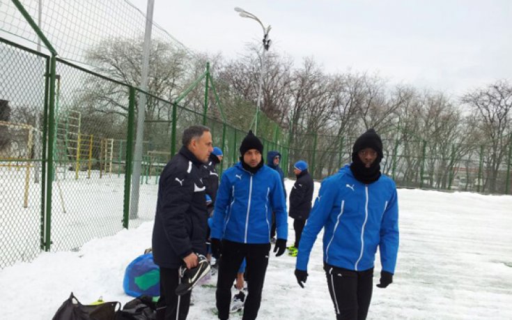 СНИМКИ: Левски тренира на изкуствена настилка в Черноморец