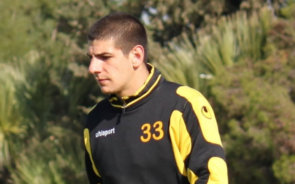 Стоилов изгони вратар от Ботев