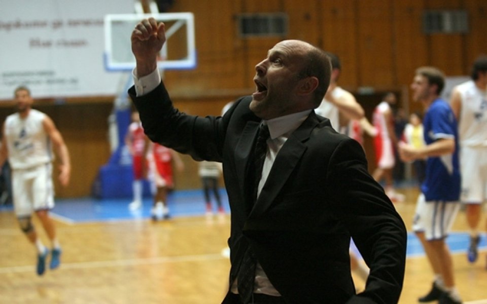 Левски чака косовския Пея в зала „Универсиада”