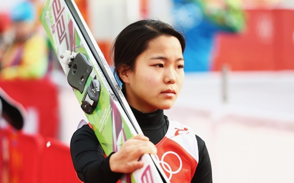 Тийн сензацията от Япония иска историческото злато в женските ски скокове
