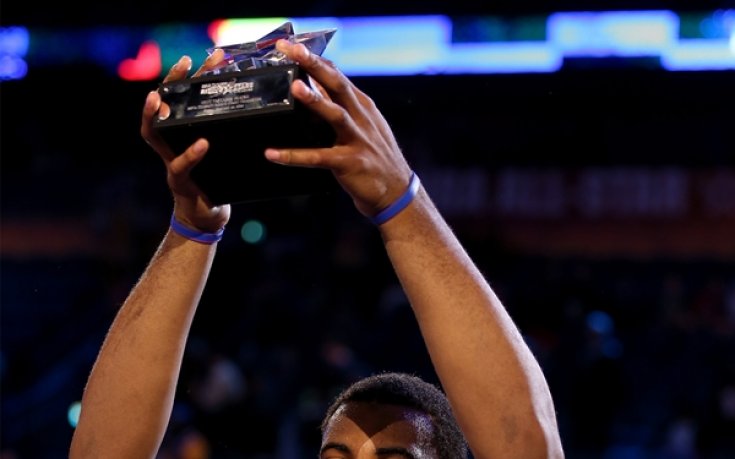 Рекорд донесе победата на "батковците" над новобранците в Звездния Уикенд