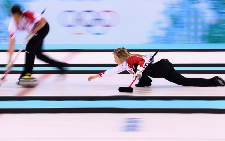 Канада спечели олимпийското злато в кърлинга при жените