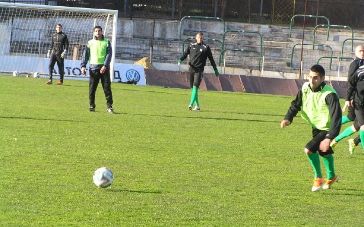 Гонзо и Луканов се пуснаха в двустранната игра на моряците, Венков готов за ЦСКА