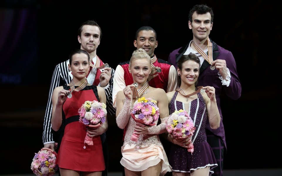 Савченко и Шолкови грабнаха пета световна титла