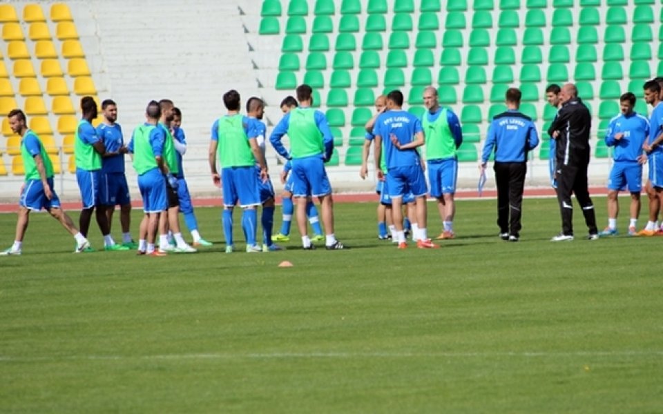 Левски тренира двуразово в Правец, вдигат Рамос и Туре