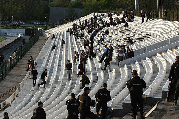 Атмосферата на стадиона в парк Лаута по време на мача1