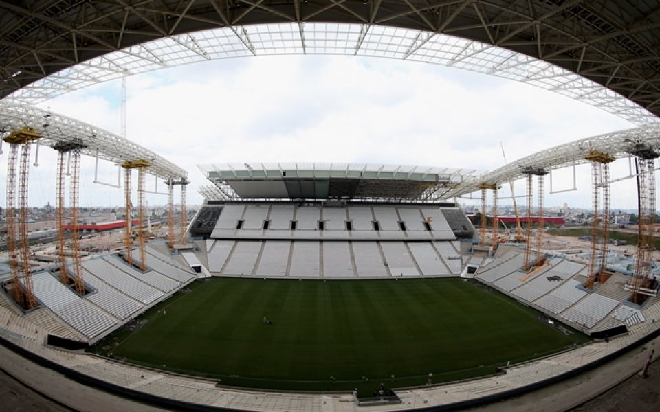 Подновиха строителните работи по стадиона в Сао Пауло