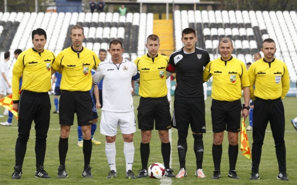 Читателите на Гонг - 50/50 за разделянето на А група