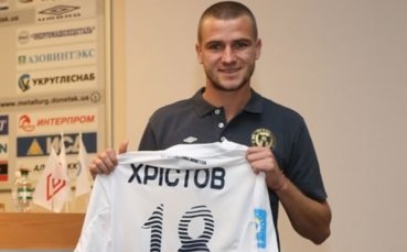 Венци Христов игра за Металург при победа над тима на Червенков