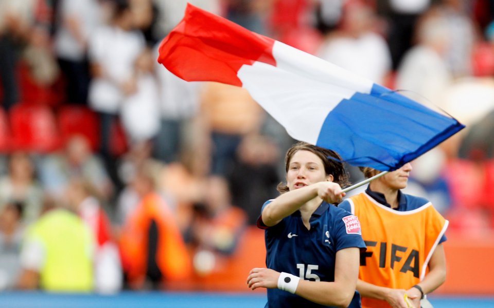 Франция оттегли кандидатурата на Лион за домакин на Евро 2020