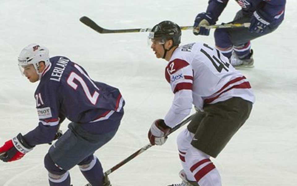 ИИХФ наказа  латвийски хокеист  за 18 месеца