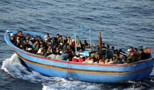 Лодка с имигранти край Лампедуза