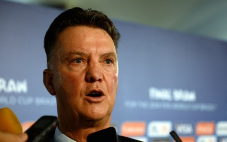 Холандия се връща към стара схема на игра