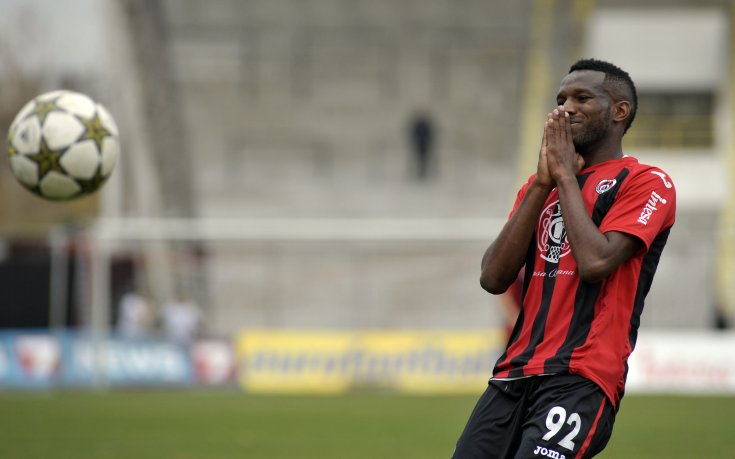 Локо Сф почна чистката, трима напуснаха