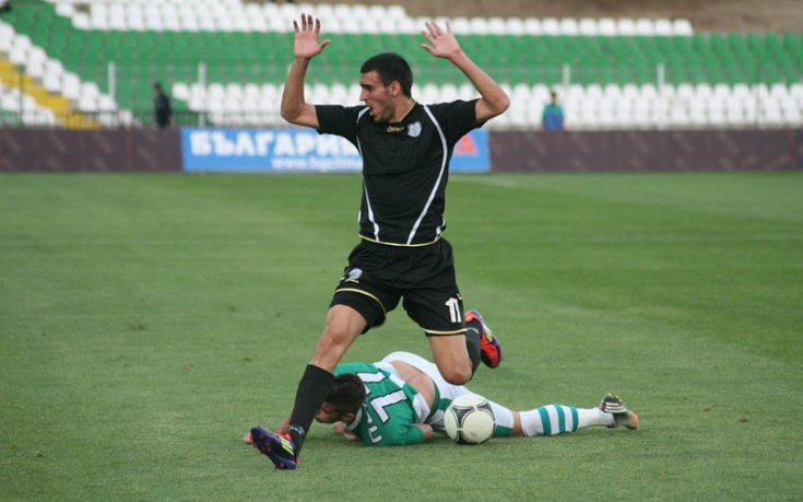 Крум Стоянов се раздели с Черноморец