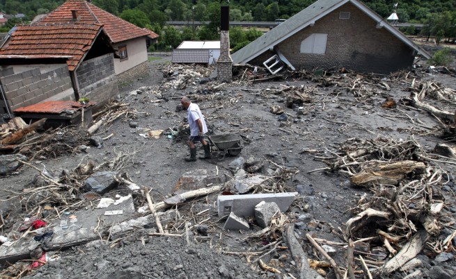 80 хил. разселени заради наводненията в Босна