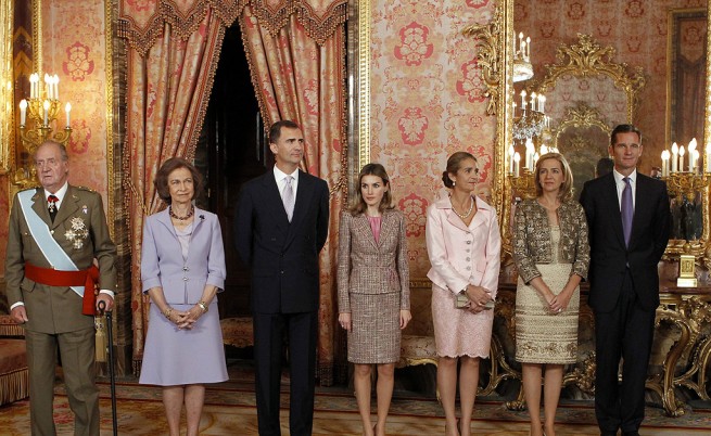 Сенатът одобри абдикацията на крал Хуан Карлос