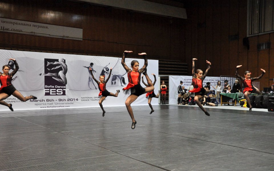 Световни и европейски шампиони спретват танцово шоу в София