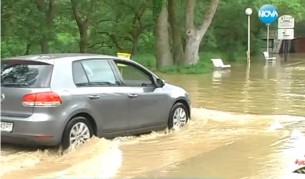 "Албена" е под вода заради преляла река